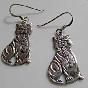 Sterling Silver Cat  Dangling Drop  Earrings Repousse  Kitten  LEX  925